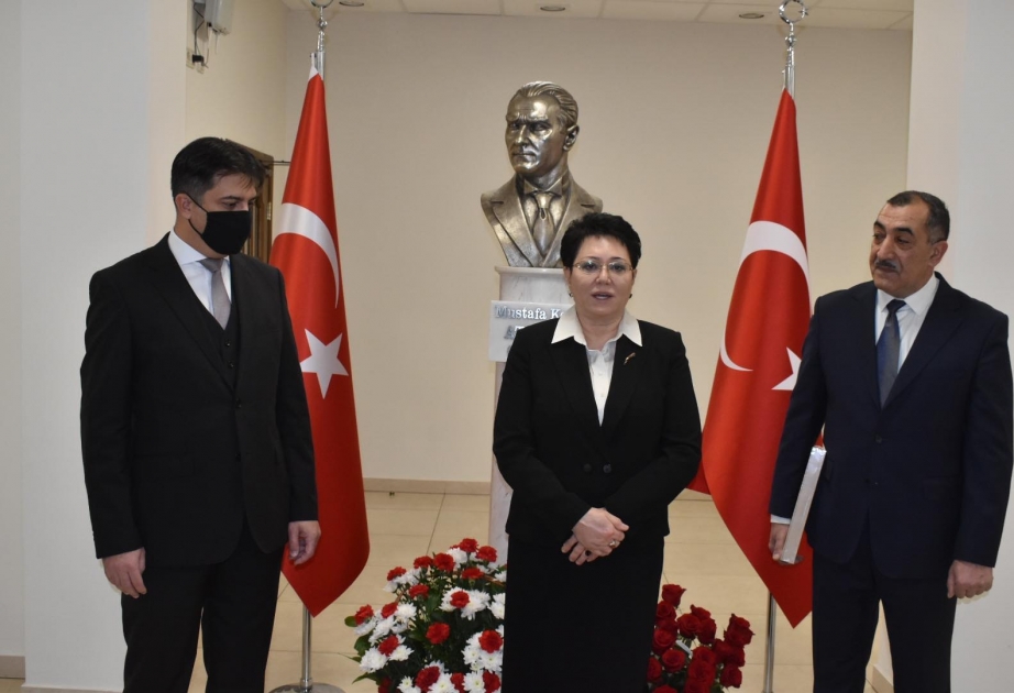 Kiyevdə Azərbaycanın Türkiyəyə hədiyyə etdiyi Atatürkün büstünün açılış mərasimi keçirilib VİDEO