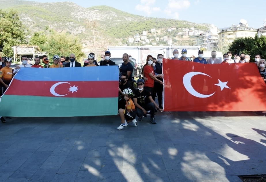 Azərbaycanın Şanlı Qələbəsi qardaş Türkiyədə təntənə ilə qeyd olunur