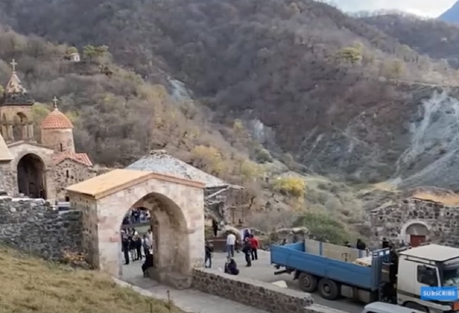 أهالي أذربيجان طردوا قسرا وبلا رحمة من كلبجار عام 1993م بخلاف مغادرة الارمن اليوم آمنين – فيديو  الأرمن يذهبون من كلبجار بما لهم وما ليس لهم حتى مقاعد المراحيض