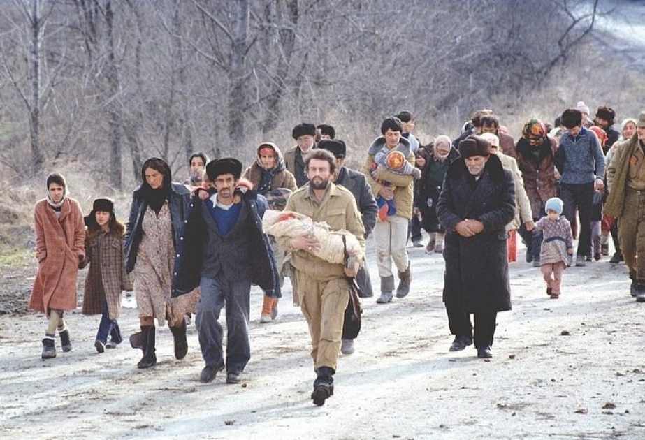 A diferencia de los armenios que abandonaron Kalbadjar a salvo hoy, en 1993 la población azerbaiyana de la región fue expulsada por la fuerza de allí
