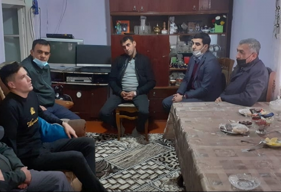 Ağdaş gəncləri Vətən müharibəsində igidlik göstərən qazimizi ziyarət ediblər