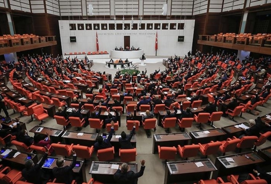 土耳其议会批准了关于向阿塞拜疆派遣土耳其军人的决议草案