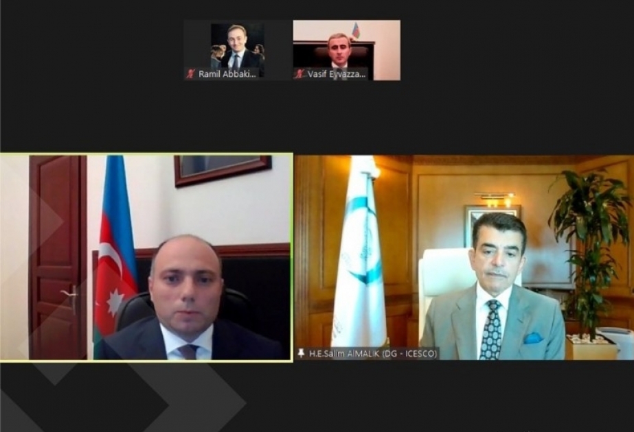 Anar Karimov celebró una reunión en línea con el director general de la ISESCO