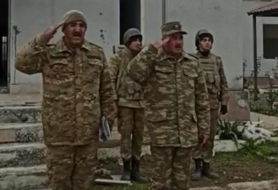 La bandera de Azerbaiyán fue izada en la aldea de Shelli de Agdam