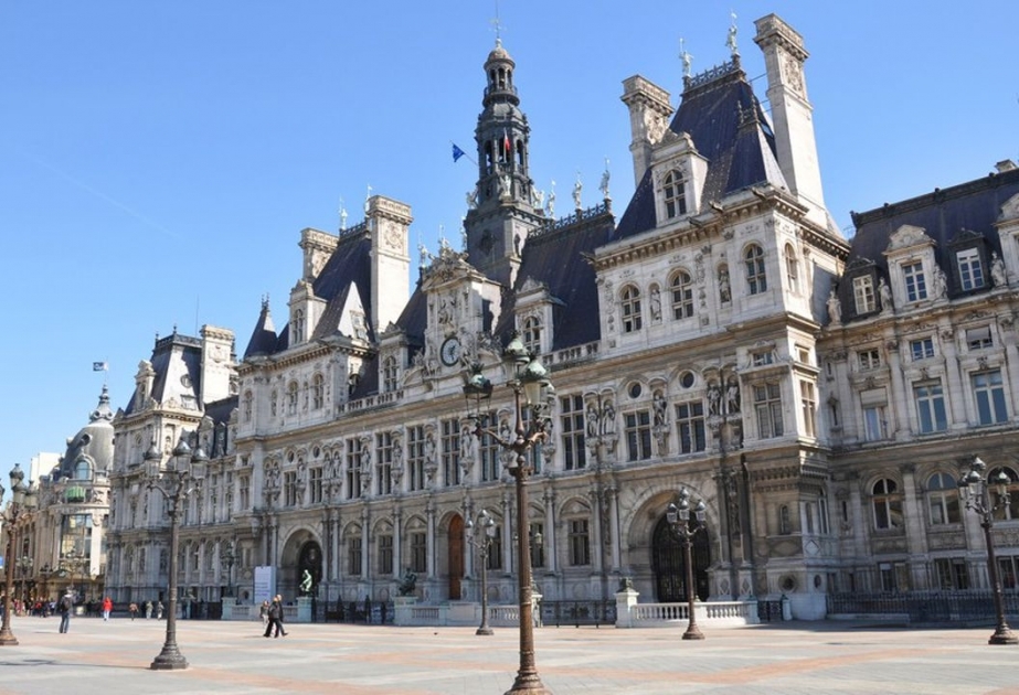 Paris meri vergiödəyicilərinin pulunu necə israf edir