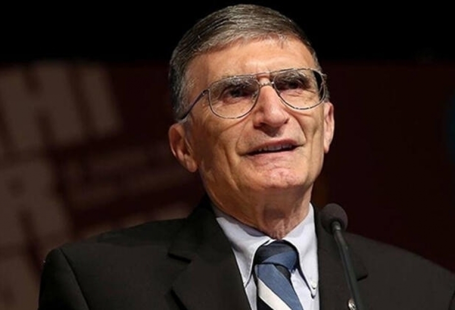 El mundialmente famoso ganador del Premio Nobel dona dinero para la futura educación de una niña que perdió a sus padres en Gandjá