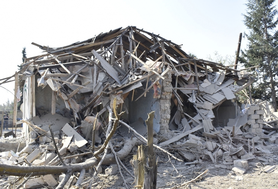 Durch Armeniens Raketen-und Artillerieangriffe auf Terter 796 Objekte im Rayon beschädigt