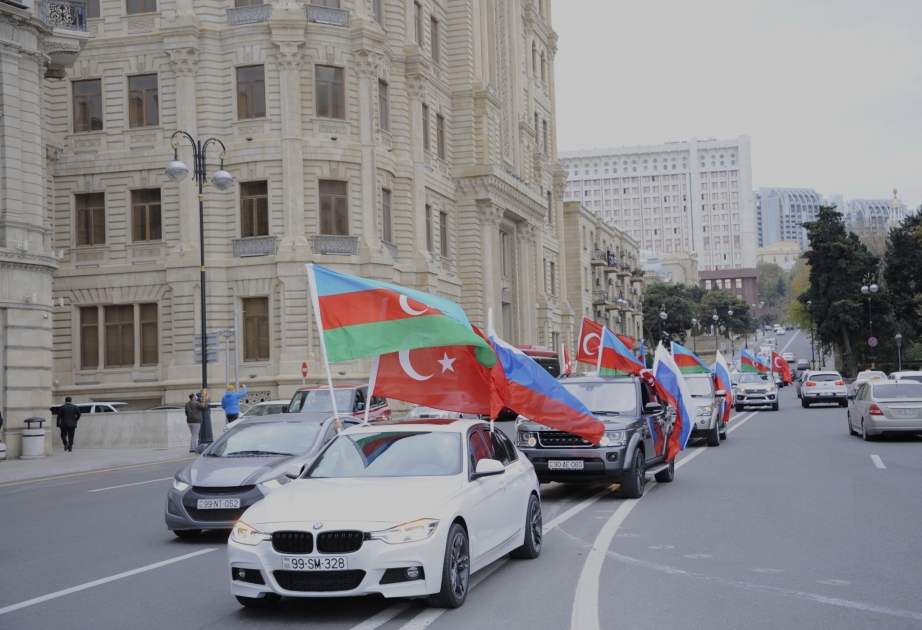 В Баку проходит автопробег в честь освобождения Кяльбаджара ВИДЕО