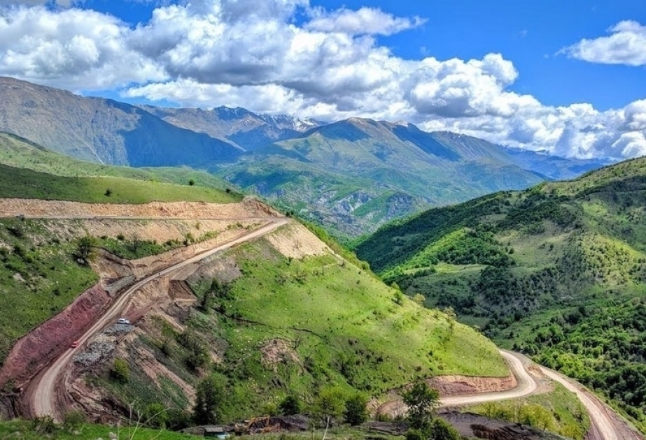 Kalbadjar tiene ricos recursos naturales y potencial turístico