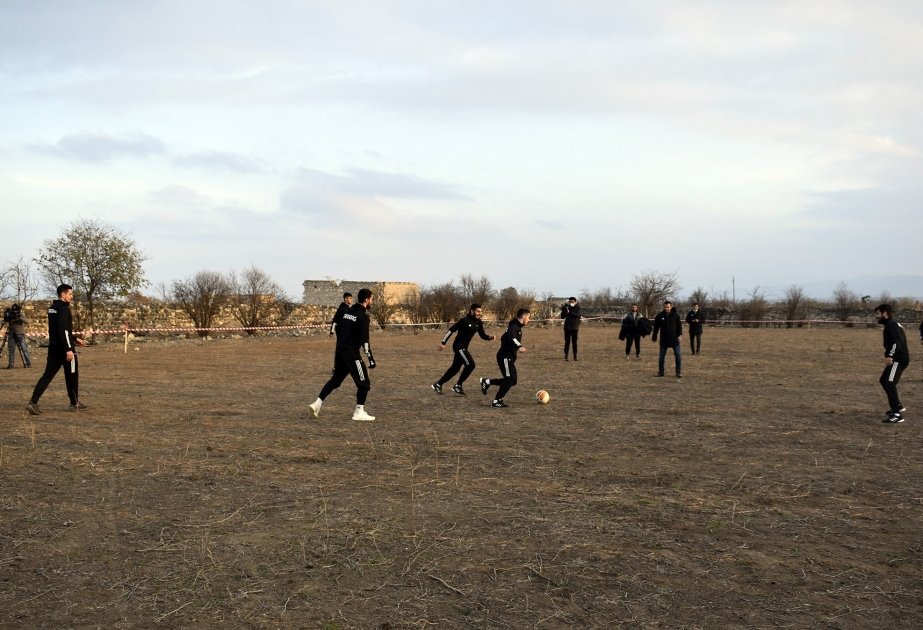 “Qarabağ” klubu 27 ildən sonra Ağdamda simvolik futbol oynayıb