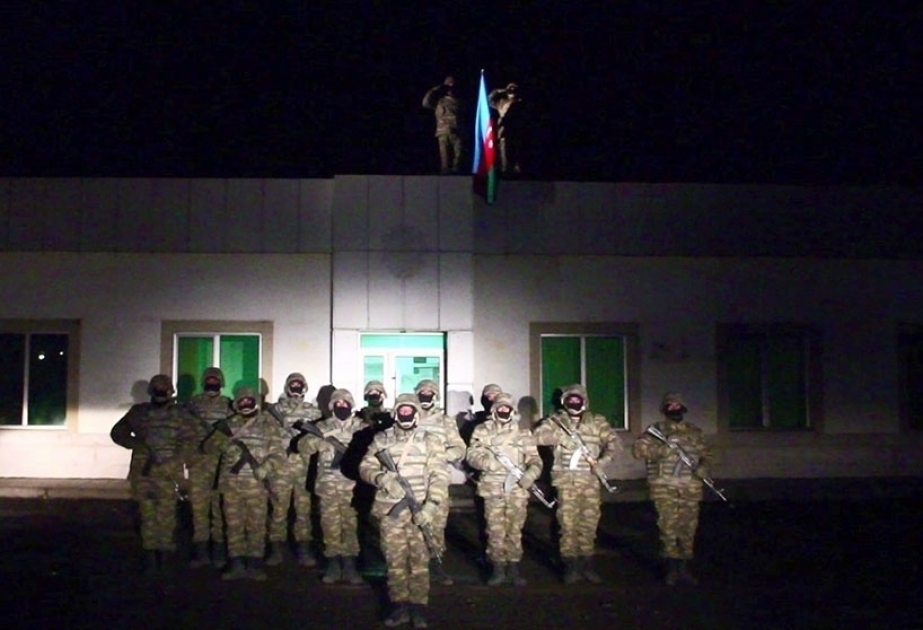 La bandera de Azerbaiyán se izó en el distrito liberado de Lachín