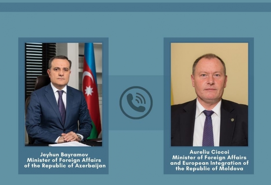 Azerbaijani, Moldovan FMs hold phone talk