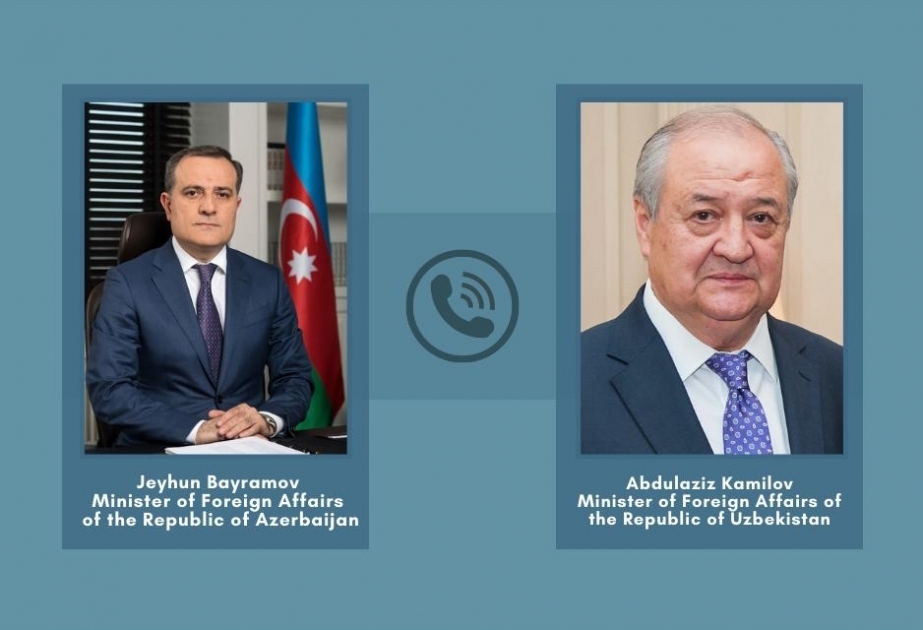 Azerbaijani, Uzbek FMs hold phone talk