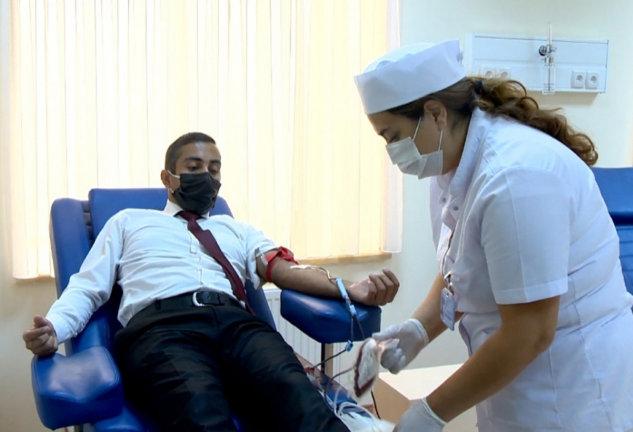 Naxçıvan könüllüləri talassemiya və hemofiliyadan əziyyət çəkənlər üçün qan veriblər