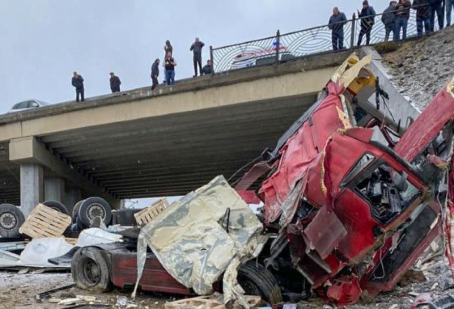 Zəngilanda yük avtomobilinin körpüdən aşması nəticəsində sürücü həlak olub