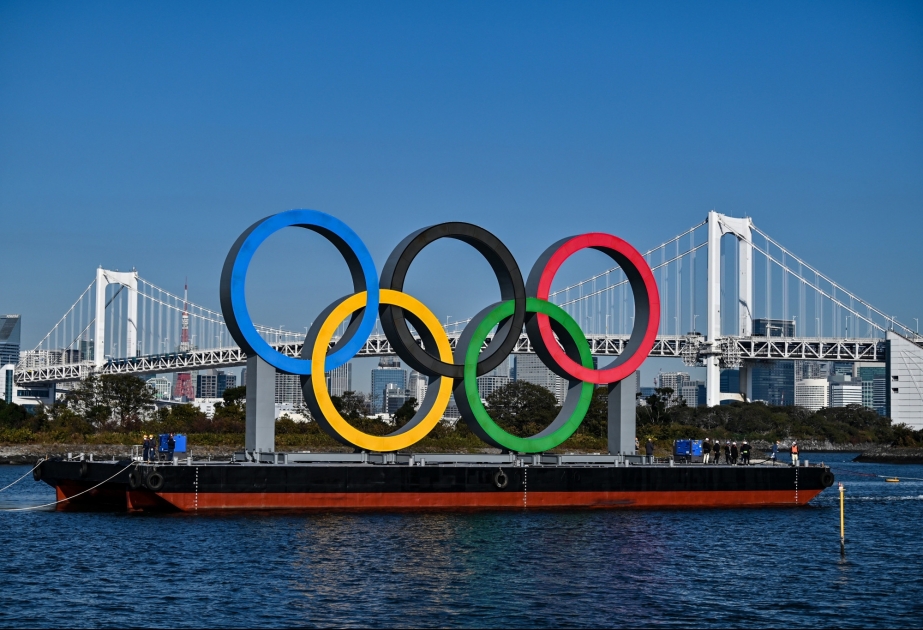 Olimpiya halqaları Tokio körfəzinə gətirilib
