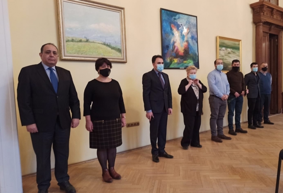 El personal de la Embajada de Azerbaiyán en Hungría rindió homenaje a la memoria de los héroes de la Gran Guerra Patria