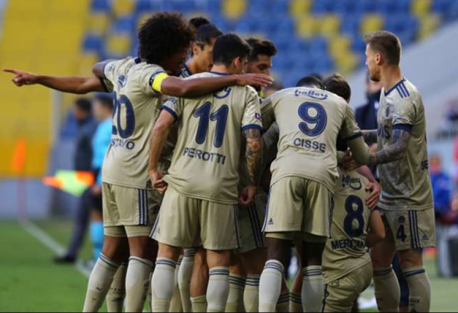Türkiyə Superliqası: “Fənərbağça” növbəti qələbəsini qazanıb