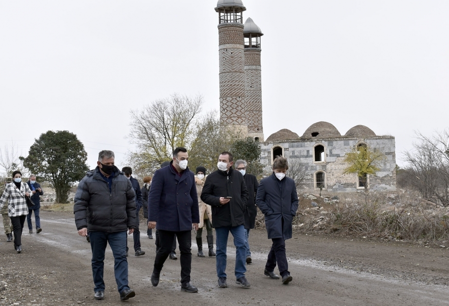 Italienische Parlamentarier besuchen befreite Stadt Aghdam