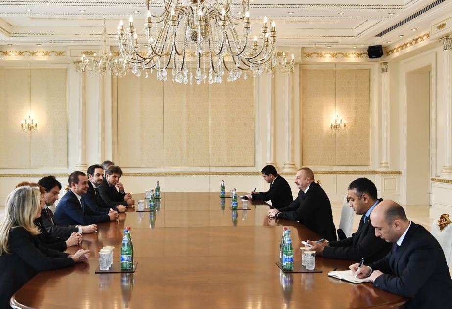 Le président Ilham Aliyev reçoit une délégation menée par le vice-président de la Chambre des députés italienne VIDEO