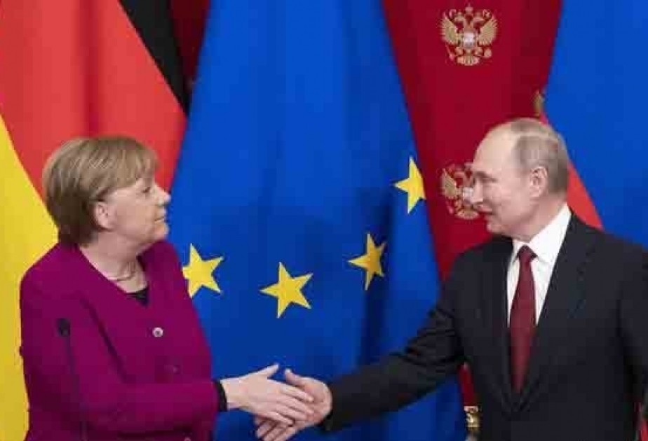 El Presidente ruso y el Canciller alemán discuten la situación en Karabaj