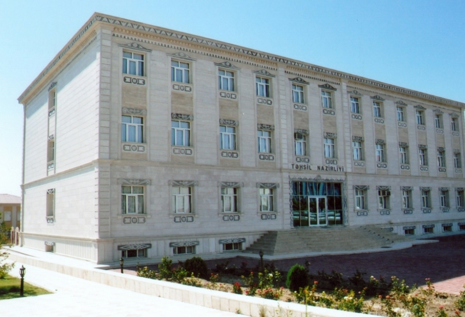 Muxtar respublikada şagirdlərin vətənpərvərlik ruhunda tərbiyə olunmalarına xüsusi diqqət yetirilir