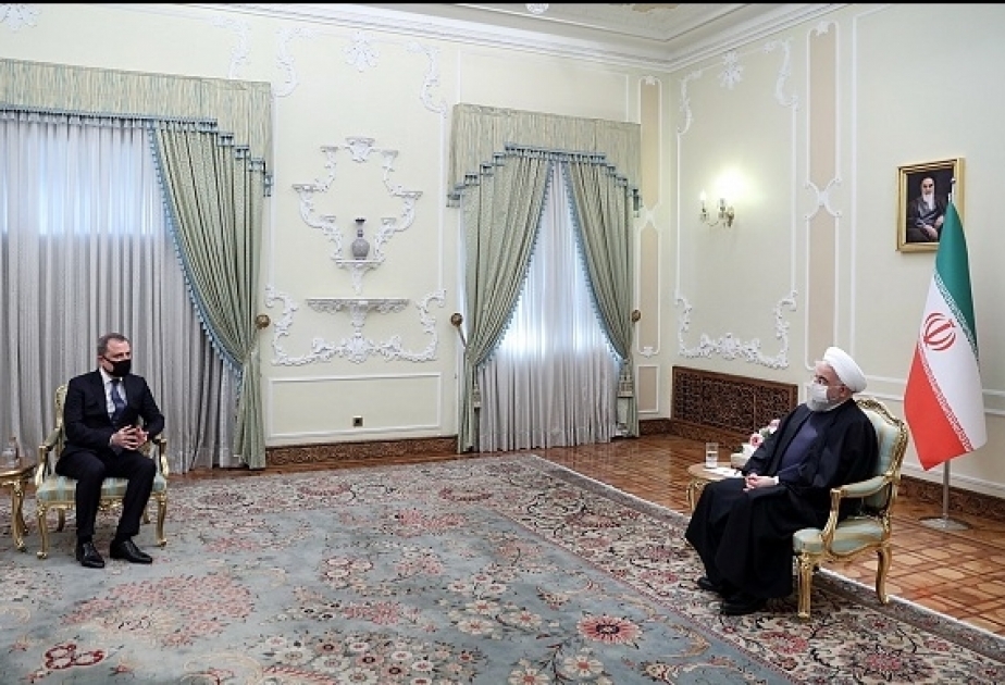 Xarici işlər naziri Ceyhun Bayramov İran Prezidenti Həsən Ruhani ilə görüşüb  YENİLƏNİB VİDEO