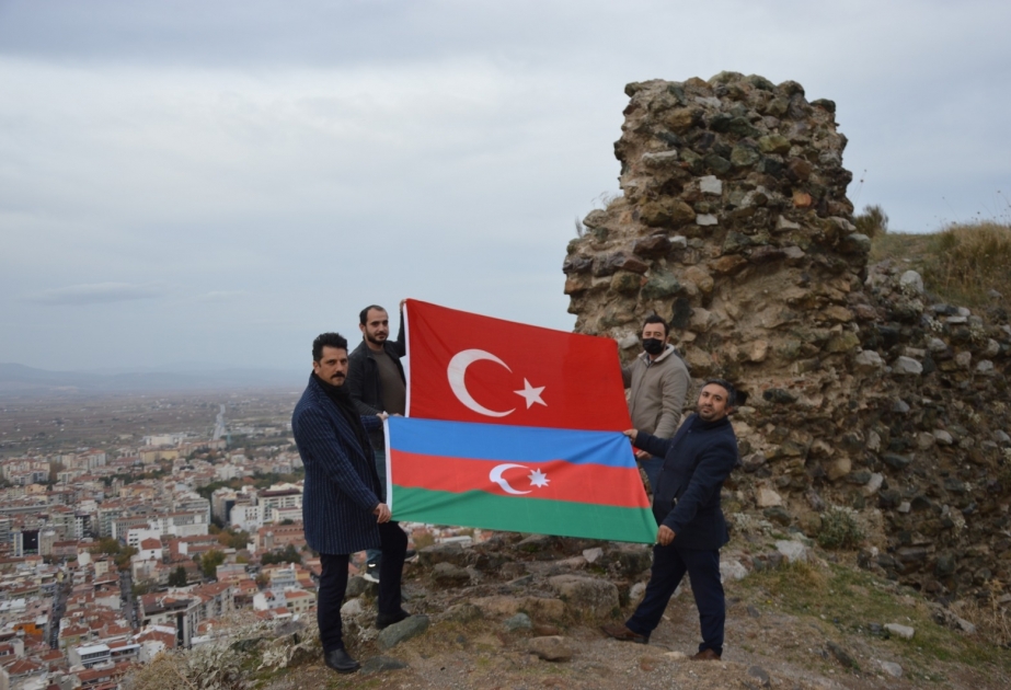 Tarixi Azərbaycan torpaqlarının işğaldan azad edilməsi münasibətilə Türkiyədə aksiya keçirilib