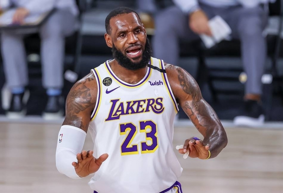 Amerikalı basketbolçu Ceyms Lebron “İlin idmançısı” adına layiq görülüb