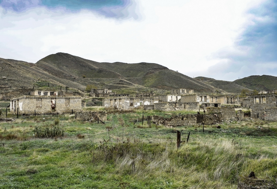 Zerstörte Stadt, Dörfer, historische Denkmäler und Friedhöfe - Medientour in Jabrayil