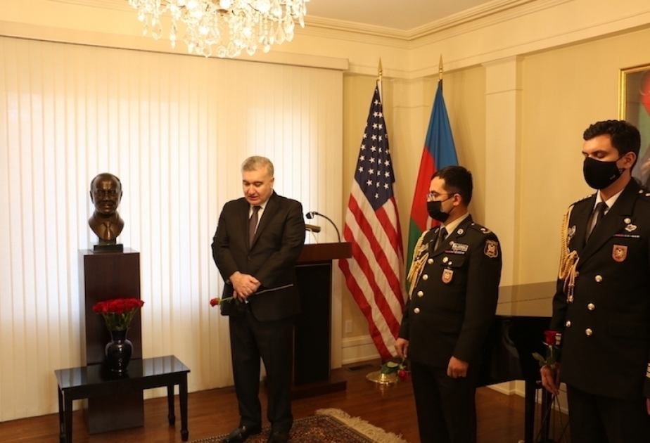 La ceremonia de conmemoración del líder nacional Heydar Aliyev se celebra en Washington