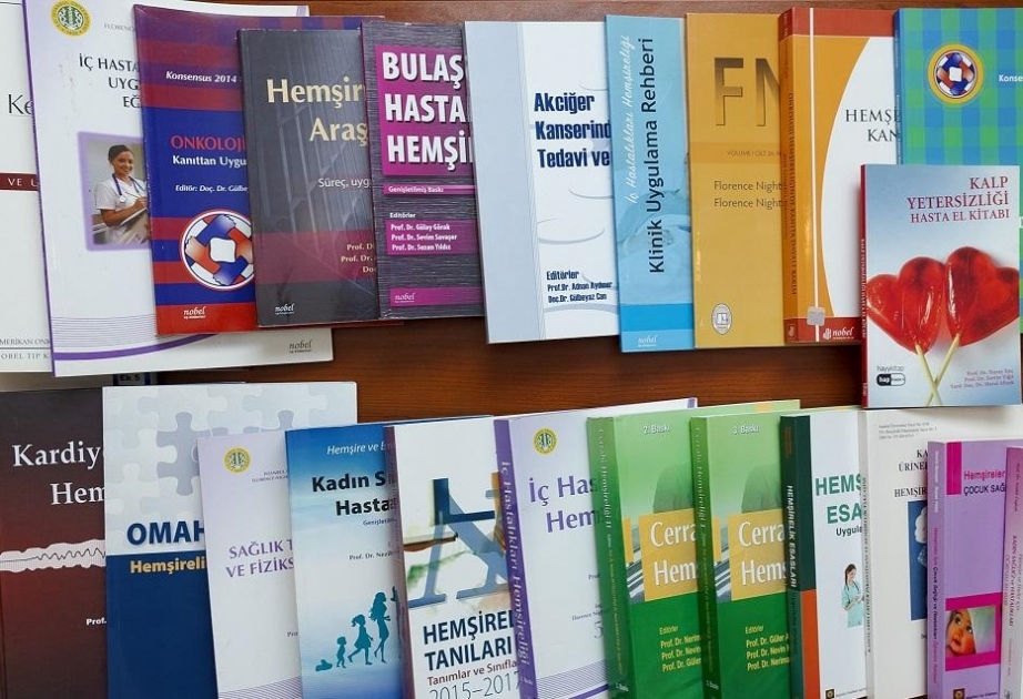 İstanbul Universiteti-Cərrahpaşa Türkiyədə istifadə olunan dərs vəsaitlərini Tibb Universitetinə hədiyyə edib