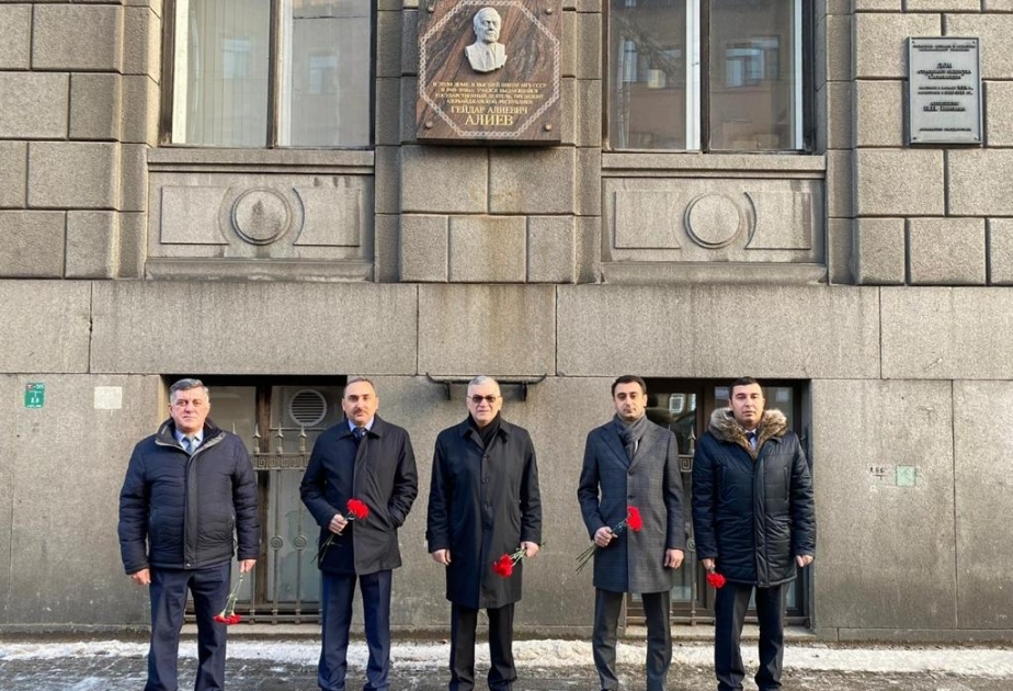 В Санкт-Петербурге почтили память общенационального лидера азербайджанского народа Гейдара Алиева