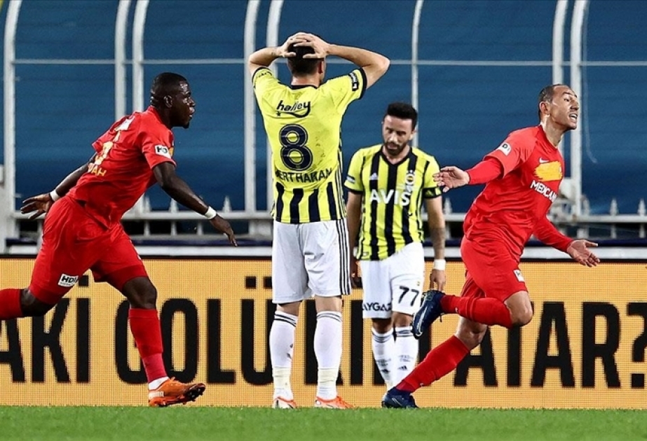 Türkiyə Superliqası: “Fənərbağça” doğma meydanda məğlubiyyətlə qarşılaşıb