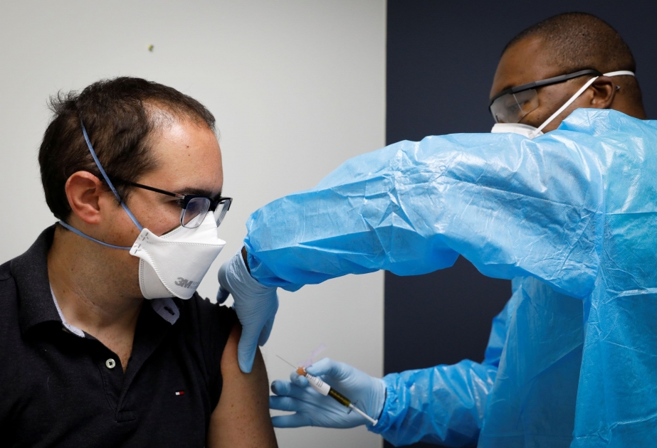 Les Etats-Unis lancent la vaccination massive contre le coronavirus