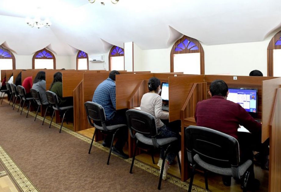 Naxçıvanda dövlət qulluğuna qəbul imtahanlarının test mərhələsi başlayıb