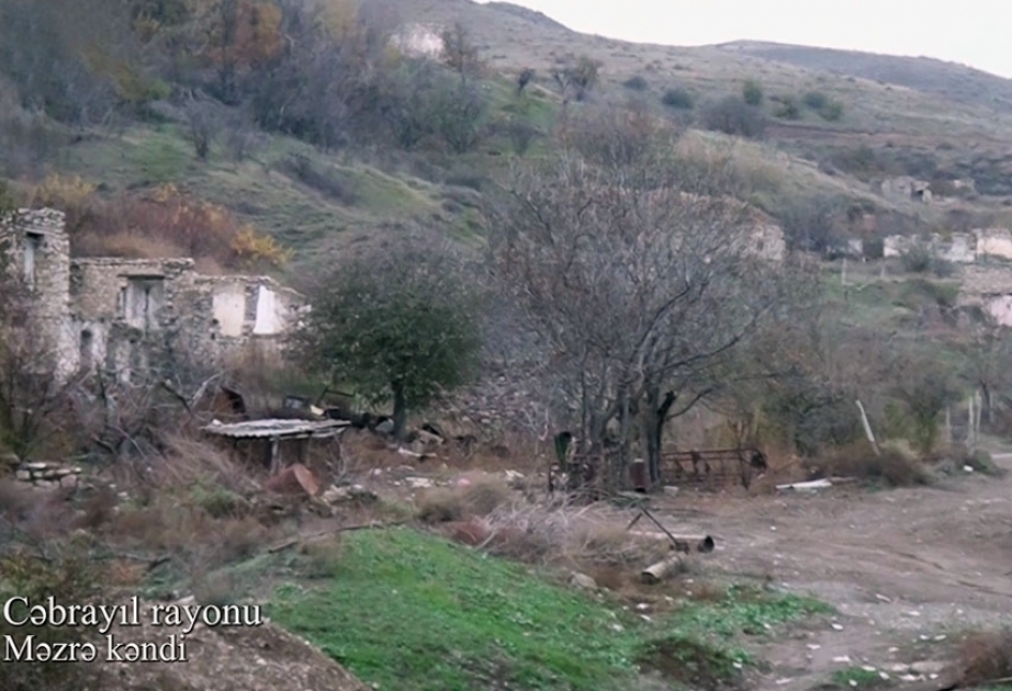 وزارة الدفاع تنشر مقاطع فيديو عن قرية مزره لمحافظة جبرائيل (فيديو)
