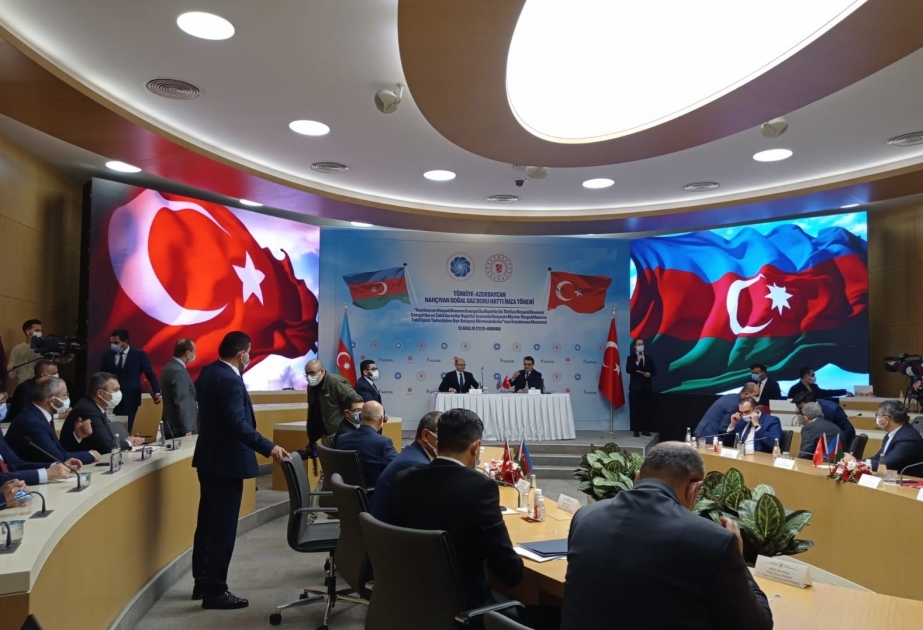 Azerbaiyán y Turquía firman un Memorando de Entendimiento sobre el suministro de gas natural a Najchiván a través de Turquía