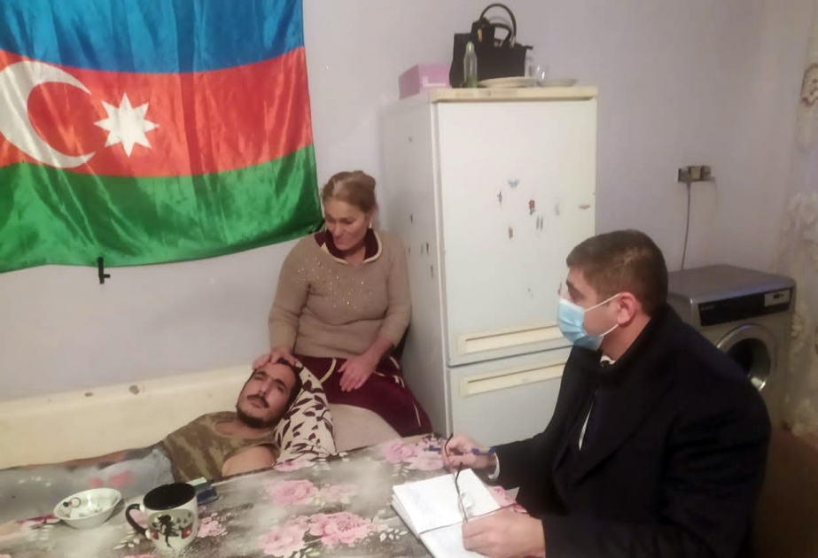 Vətən müharibəsində yaralanmış Elgün Fərəcovun ailəsinin sosial vəziyyəti öyrənilib