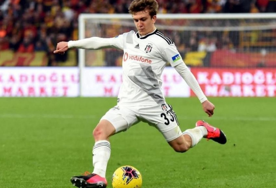 “Beşiktaş” futbolçusu Rıdvan Yılmazla müqaviləni uzadıb
