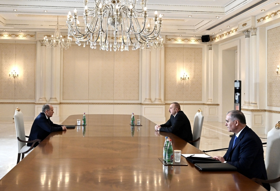 Президент Ильхам Алиев принял директора Федеральной службы безопасности России ВИДЕО