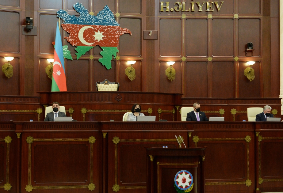 Milli Məclisin plenar iclasında beş məsələyə baxılıb