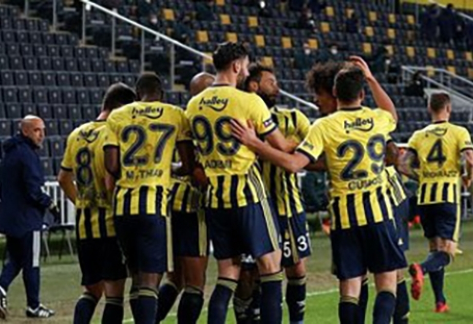 Türkiyə Superliqası: XIV turda keçirilən İstanbul derbisində "Fənərbağça" "Başakşəhər"i darmadağın edib