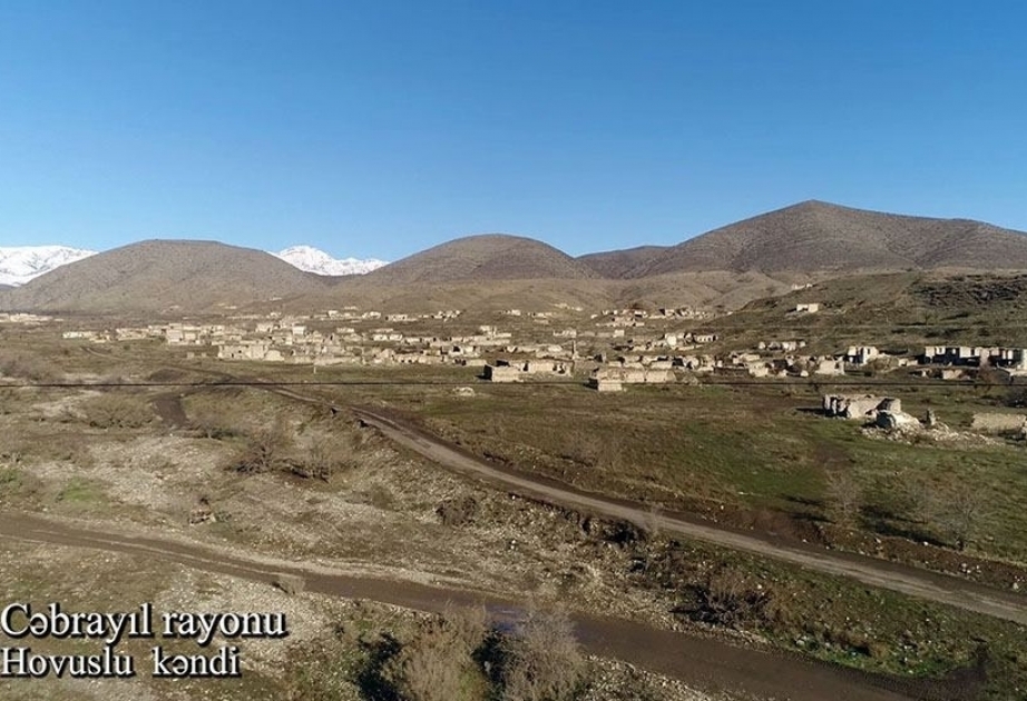 Verteidigungsministerium veröffentlicht Videoaufnahmen aus dem von der Besatzung befreiten Dorf Hovuslu in Region Jabrayil VIDEO