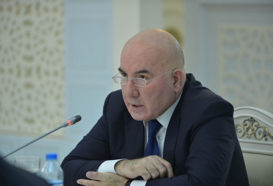 Elman Rüstəmov: Manatın devalvasiyası üçün heç bir əsas yoxdur