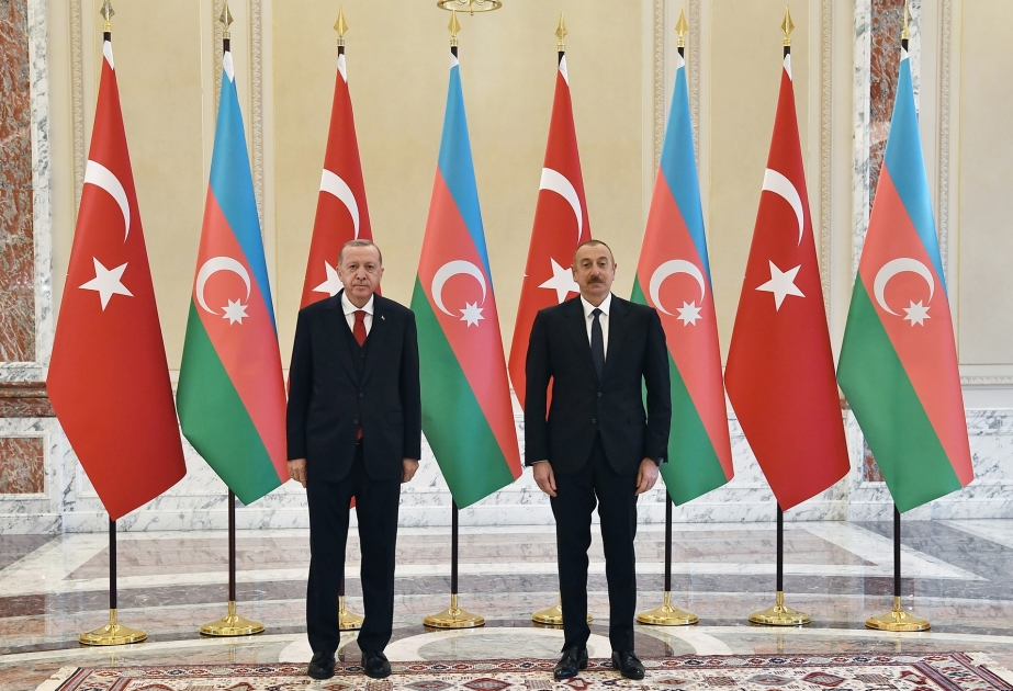 El presidente de Turquía telefoneó a su par de Azerbaiyán