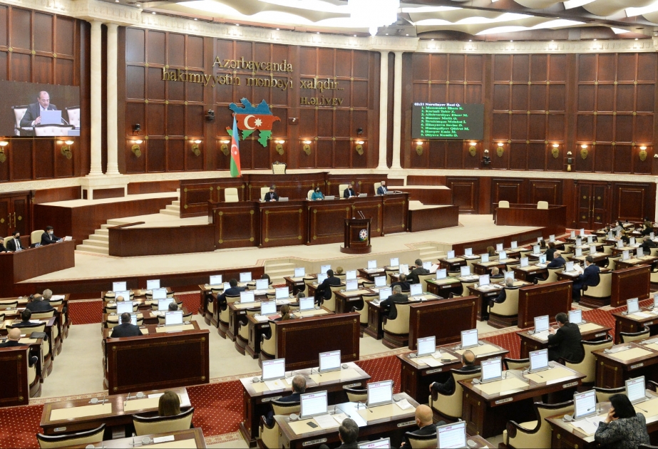 Milli Məclisin plenar iclasında 2021-ci ilin dövlət büdcəsi layihəsinin müzakirələri davam edir