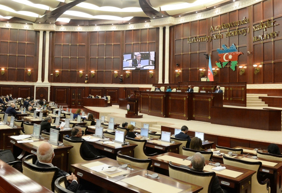 Milli Məclisin plenar iclasında 2021-ci ilin dövlət büdcəsi layihəsi birinci oxunuşda qəbul olunub