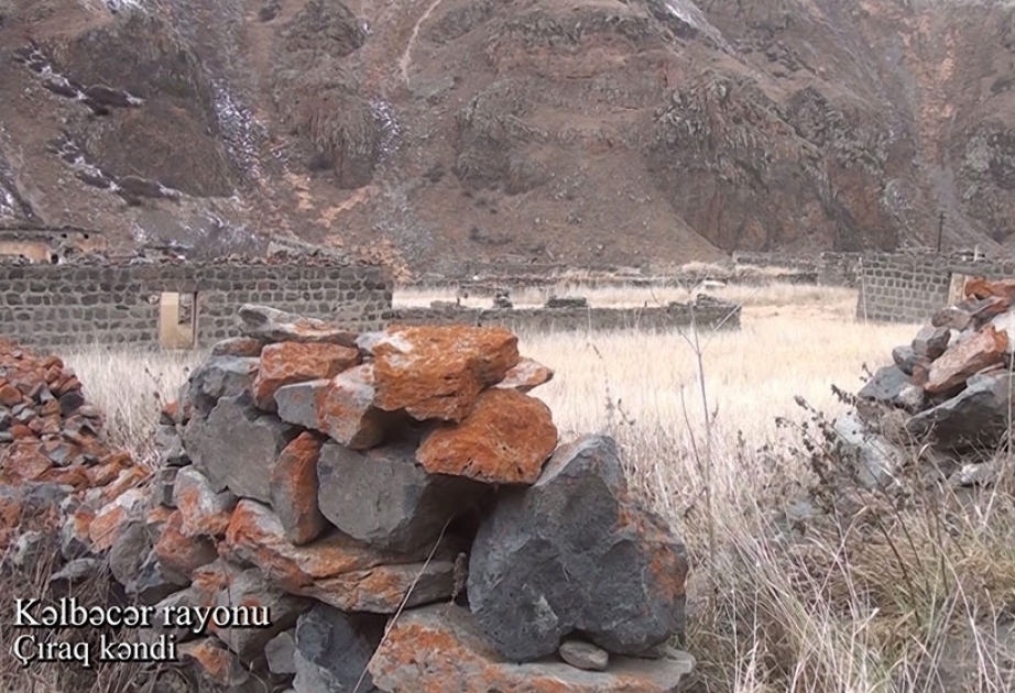 Ministerio de Defensa distribuye imágenes de vídeo de la aldea Chirag del distrito de Kalbadjar