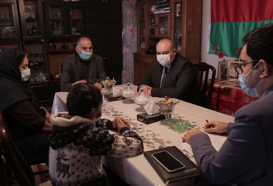 Kürdəmirdə şəhid ailəsinə təqaüd kartı təqdim edilib